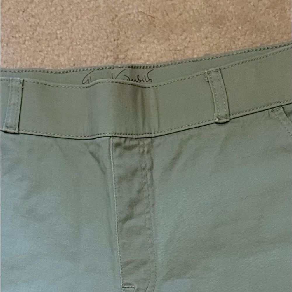 Gloria Vanderbilt Shape Effect High Rise Shorts size 10 P - Picture 3 of 10